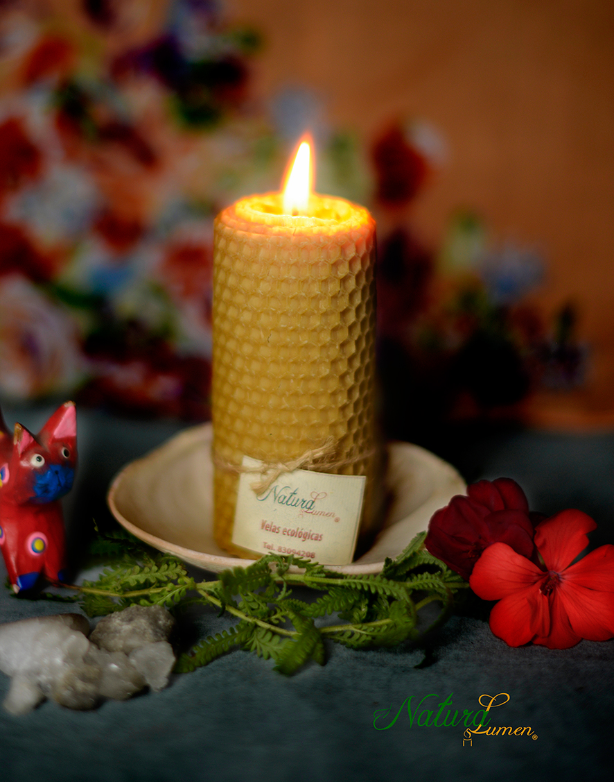 cylinder beeswax candle